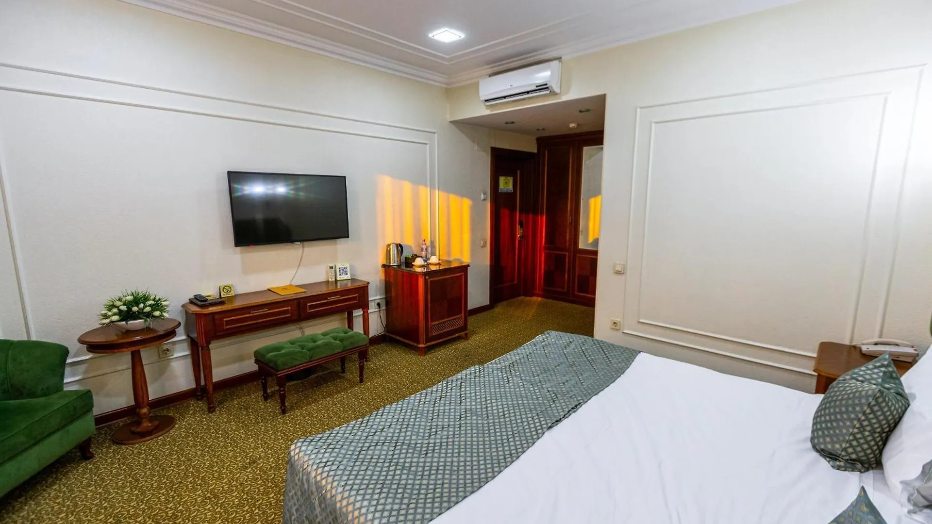 ****  Plaza Hotel Alma-Ata Kazakstan