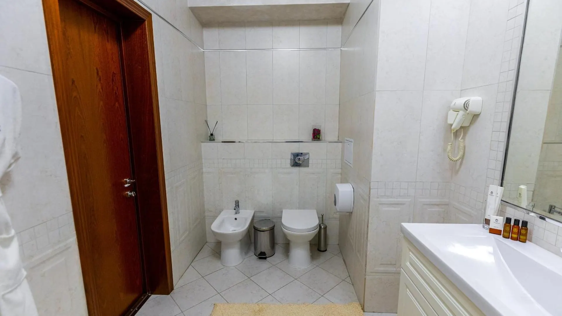 Plaza Hotel Alma-Ata