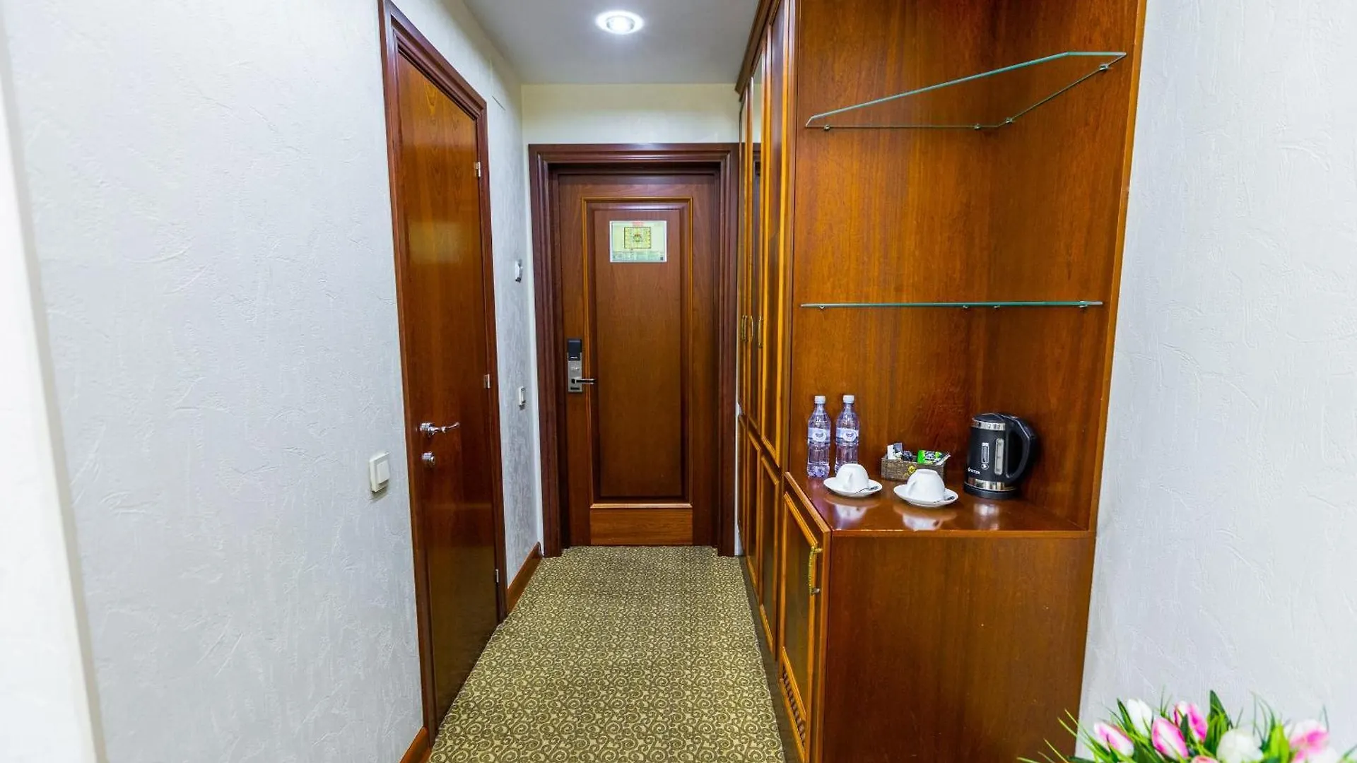 Plaza Hotel Alma-Ata 4*,