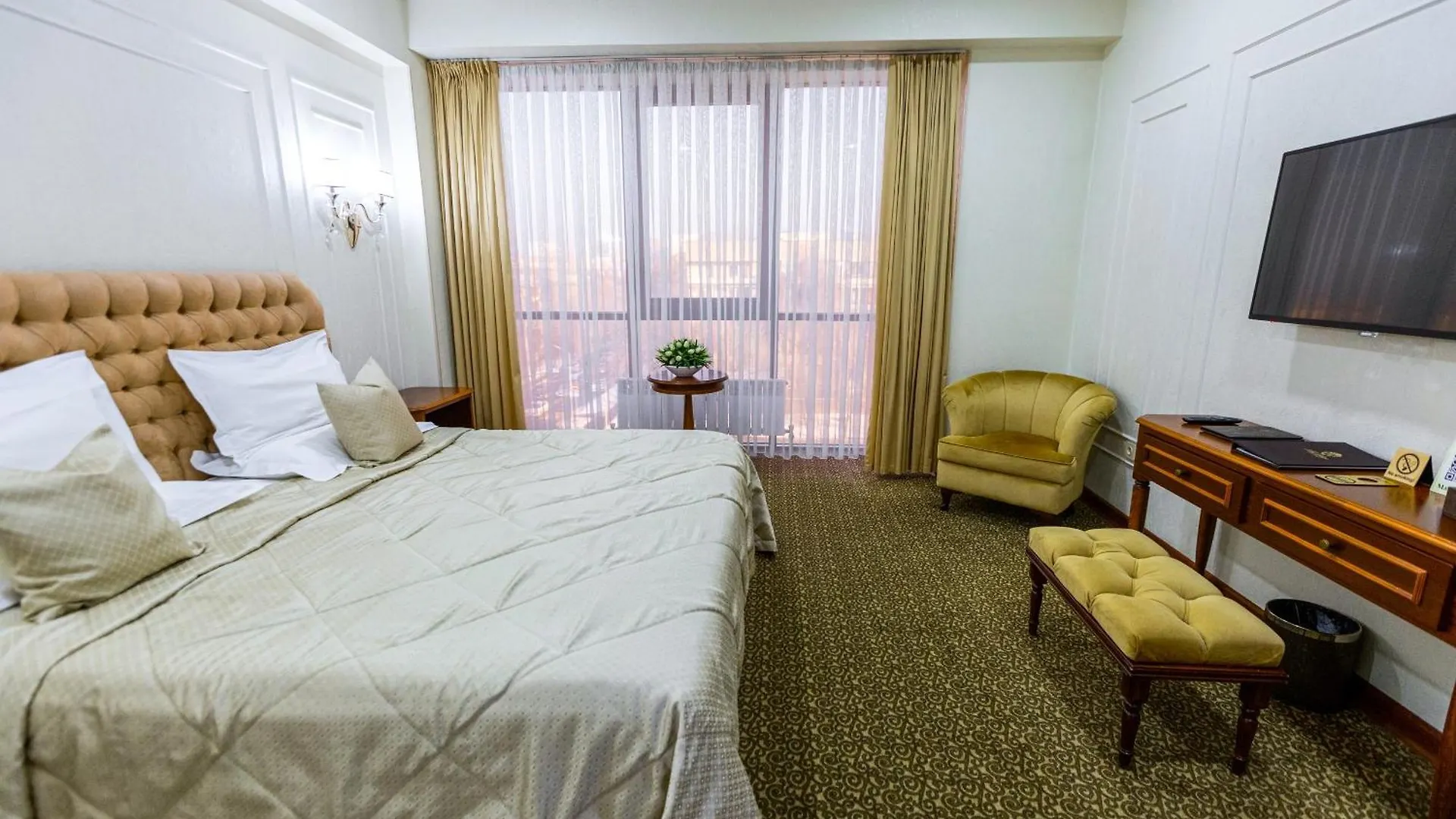 Plaza Hotel Alma-Ata