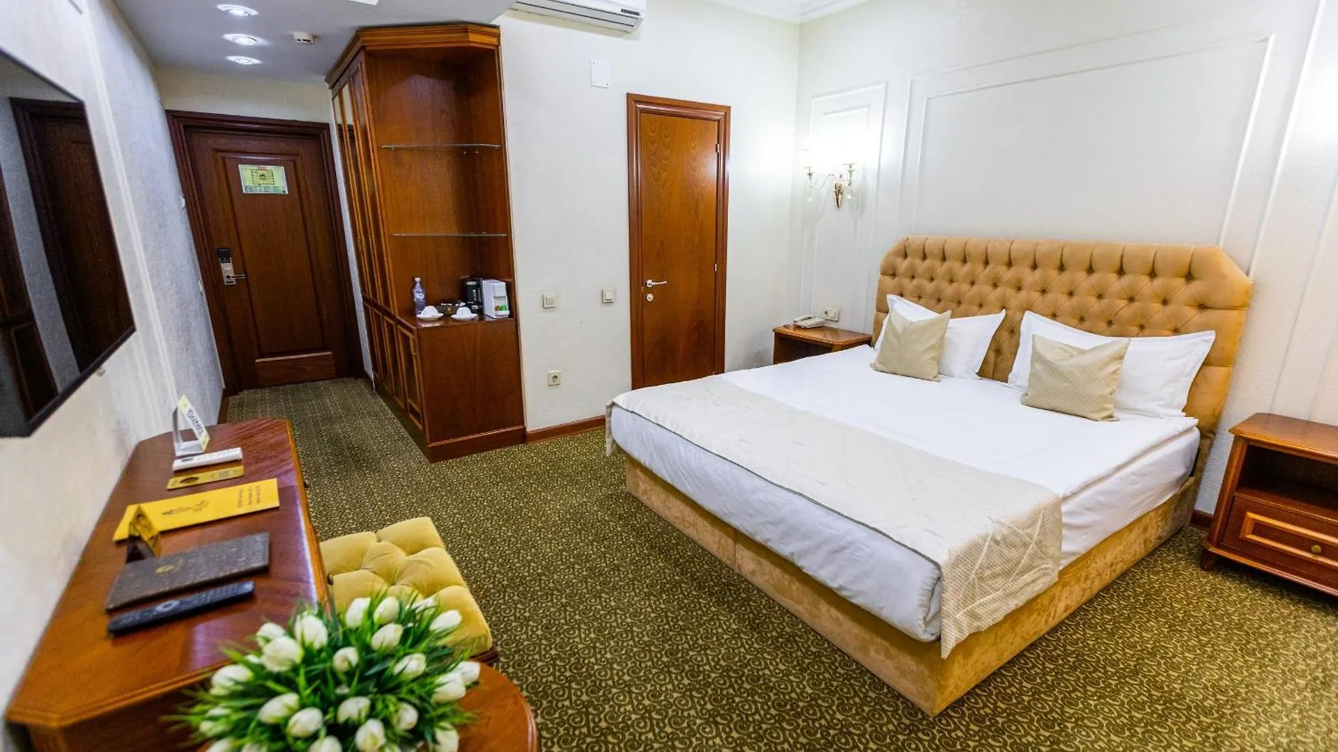 Plaza Hotel Alma-Ata 4*,  Kazakstan